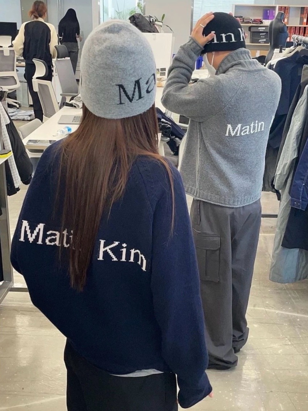 Matin Knit Logo Zip-up Cardigan Sweater in Navy